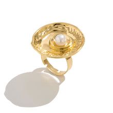 Load image into Gallery viewer, Fashion Inlaid Pearl Flower Ring
