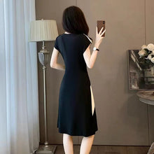 Load image into Gallery viewer, Temperament Waist-controlled Slimming Black And White Stitching Casual Dress
