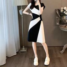 Load image into Gallery viewer, Temperament Waist-controlled Slimming Black And White Stitching Casual Dress
