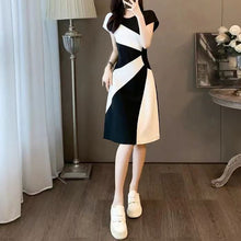 Load image into Gallery viewer, Temperament Waist-controlled Slimming Black And White Stitching Casual Dress
