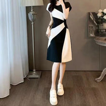 Load image into Gallery viewer, Temperament Waist-controlled Slimming Black And White Stitching Casual Dress
