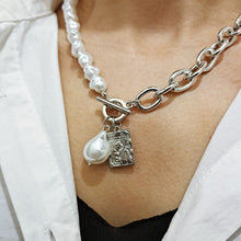 Load image into Gallery viewer, Women&#39;s Creative Personality Pearl Clavicle Chain
